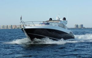 SUNSEEKER PREDATOR 54 - 17M - 8 Passagers**