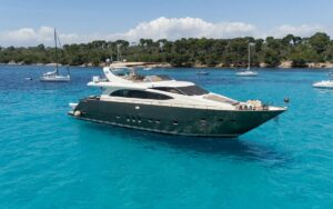 LEONARD 74 - 21M - 12 Passagers**
