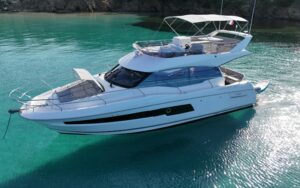 PRESTIGE 460 - 14M - 11 Passagers**