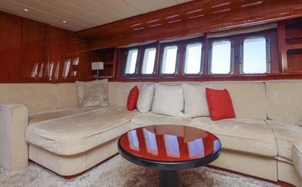 leopard-27-yacht-charter11-2.jpg