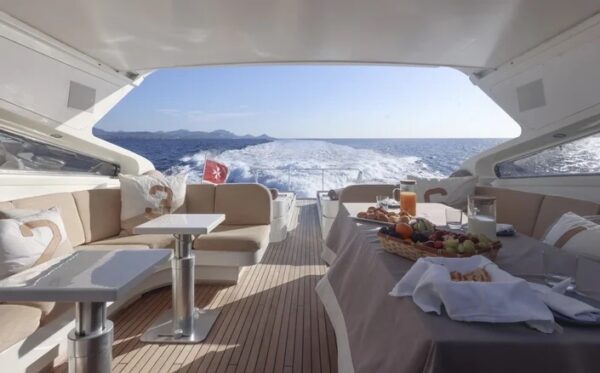 leopard-27-yacht-charter22-5.jpg