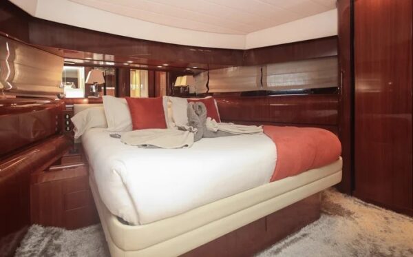 leopard-27-yacht-charter2-2.jpg