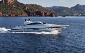 notorious-leopard-27-yacht-charter13-2.jpg