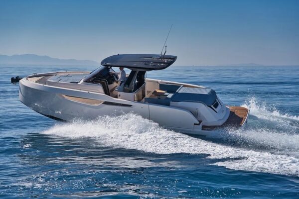2025-cayman-yachts-380-wa-power-9717338-20250926080318251-1.jpg