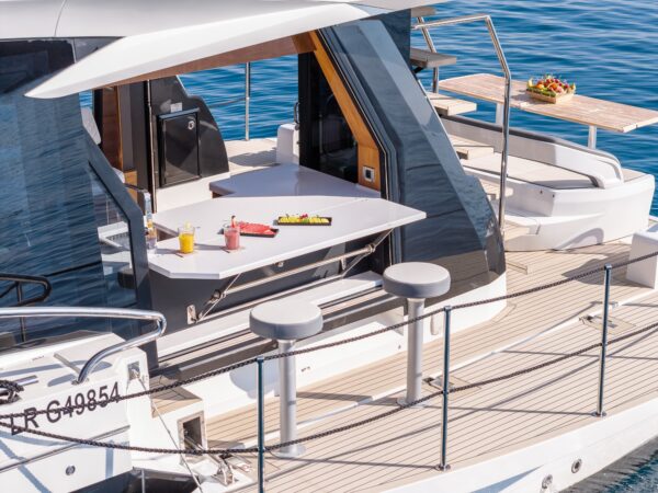 charter-yacht-galeon-500-st-tropez-18