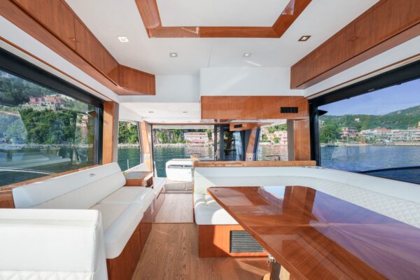 charter-yacht-galeon-500-st-tropez-9