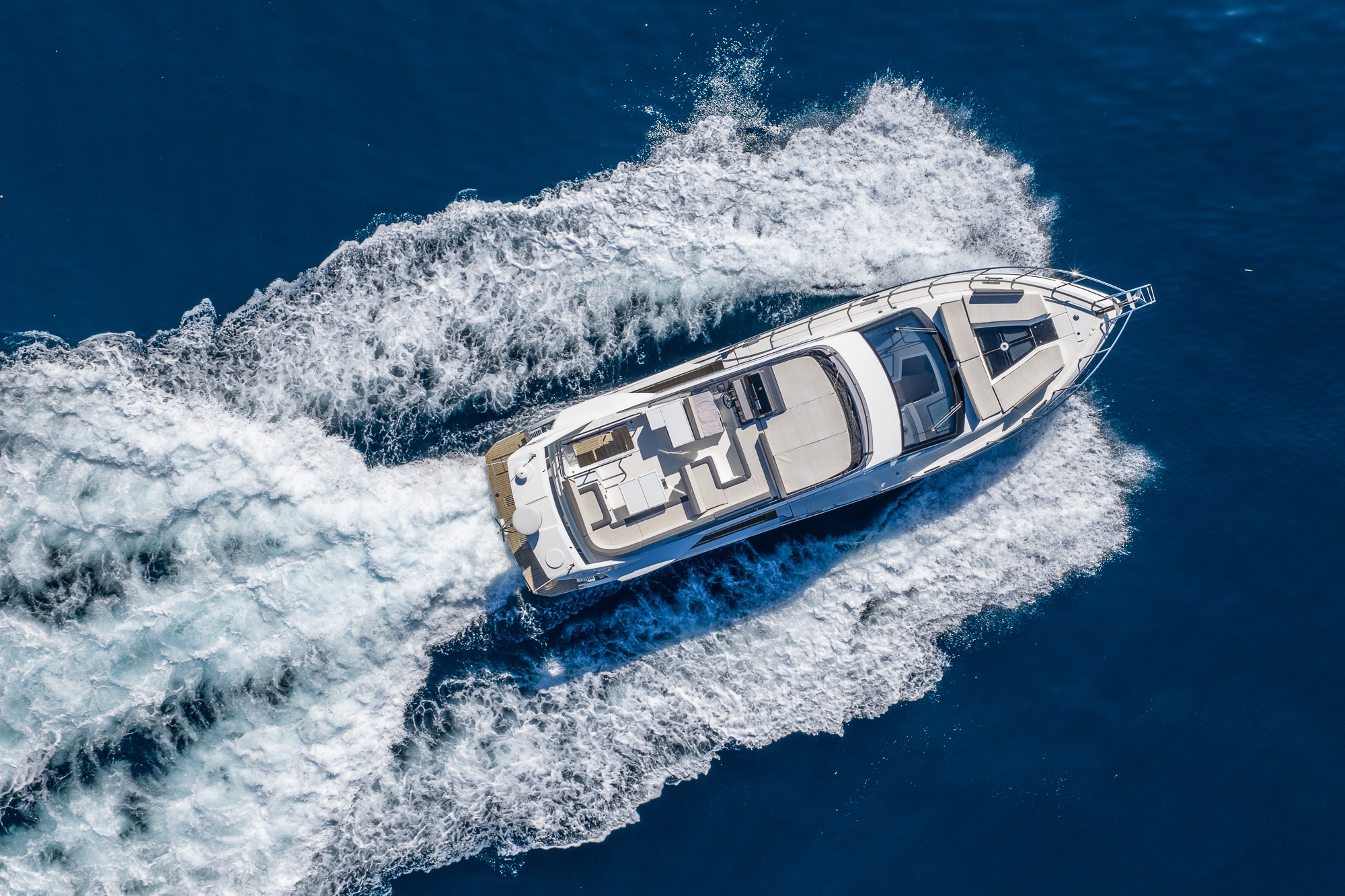 charter-yacht-galeon-500-st-tropez-27