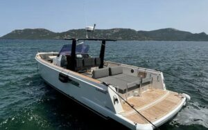 FJORD 36 - 11M - 10 Passagers**